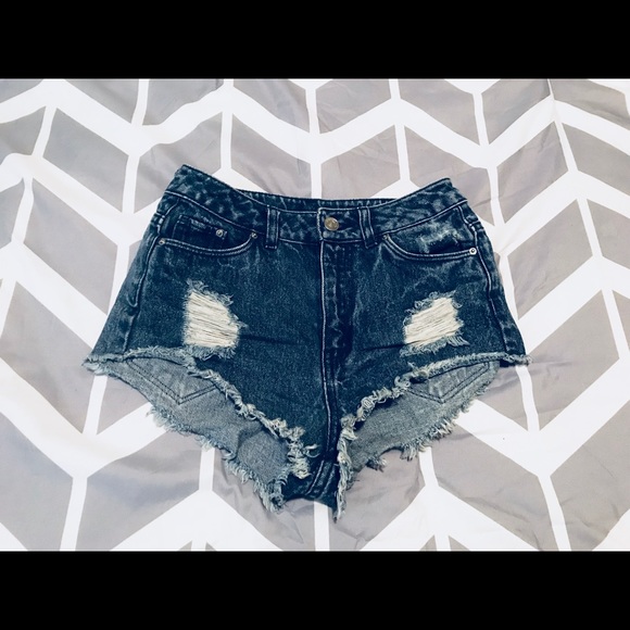 H&M Divided brand cutoff jean shorts - Picture 2 of 7